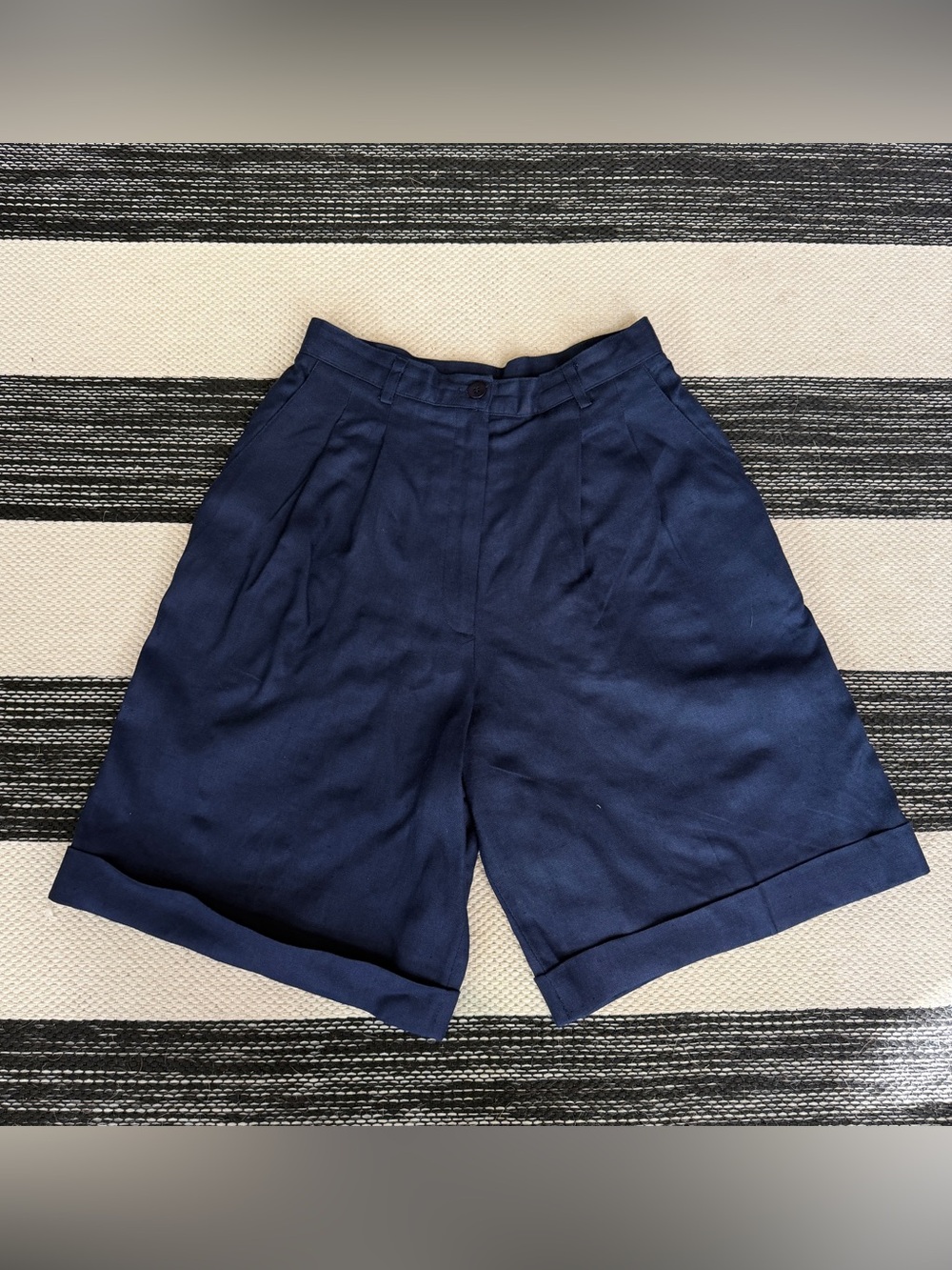 Talbots Women's‎ Linen Blend Navy High-Waist Pleated Bermuda Shorts Size 4P